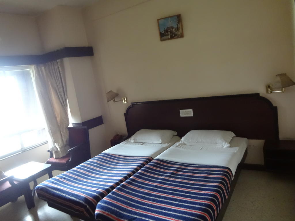 Hotel New Rajdarshan Madikeri Exterior photo